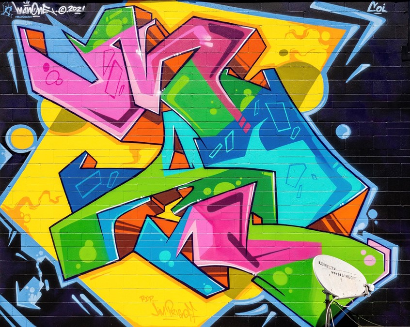 illustration of Mural commissioned by commercial building developer in Hollywood, California. Abstracted, colorful and bold Man One graffiti lettering adorning the exterior of the building.
Acrylic, aerosol on cement brick wall.
20’H x 25’W.