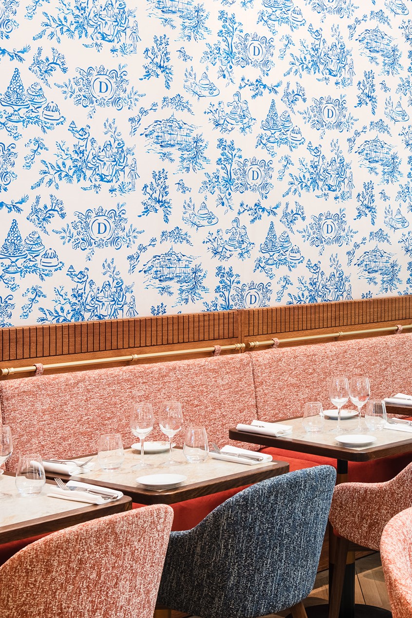 illustration of illustrated pattern/Textile and interior design
Custom wallpaper design for French restaurant Dalloyau Marseille. Blue scenes of cakes, people, architecture in Marseille, ornamental design, vegetation, floral elements.
modern take on the traditional French Toile de Jouy.
Interior design & direction: Agence Costa
Production: Babel Brune
