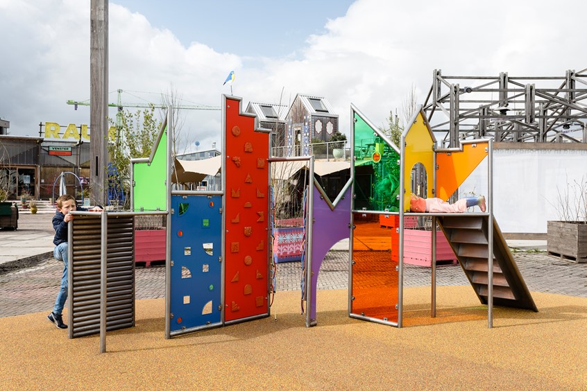 illustration of The Street Screen is a play experience. It is currently situated at Stadslab RAUM in Utrecht.