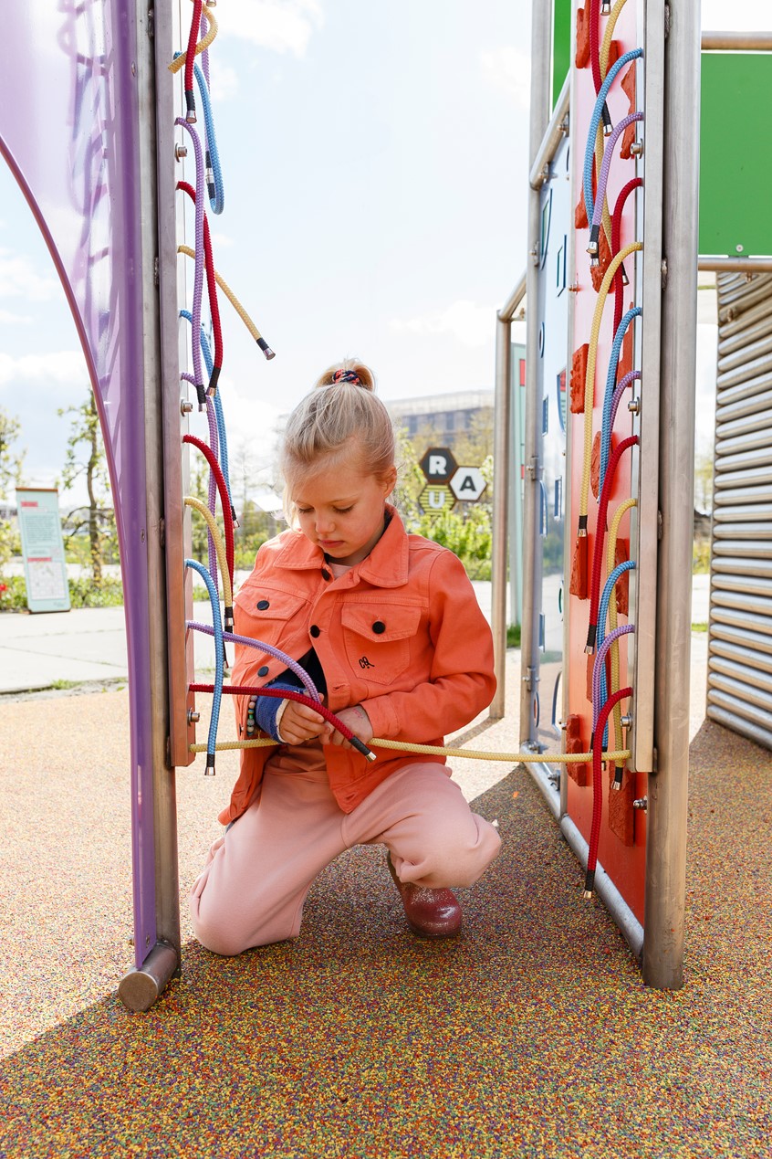 illustration of The Street Screen is a play experience. It is currently situated at Stadslab RAUM in Utrecht.