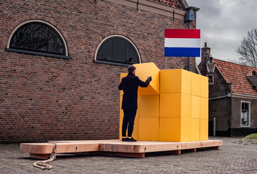 illustration of An art installation for Zuiderzeemuseum. From a distance you can see the Dutch cheese icon: a block of cheese as a snack, with a Dutch flag in it. When you look at 'Kaas is van iedereen' up-close, the history of cheese starts unfolding. Discover everything about cheese from our detailed illustrations on this interactive installation.
Client: Zuiderzeemuseum
Curator: Anne van der Zwaag